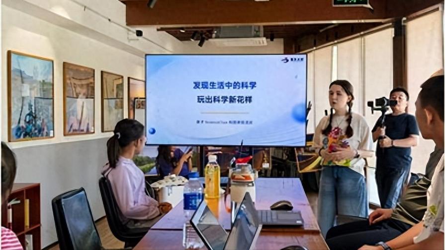 初中生借助 AI 工具，把生活知识做成互动科普小游戏
